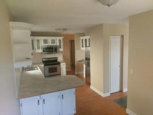For Rent 3 Bedroom House Calgary AB DS104506785