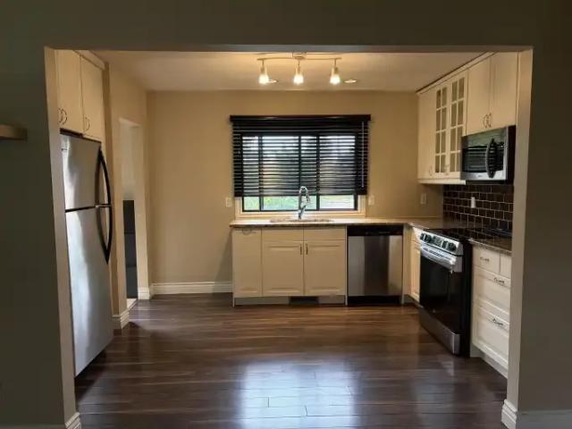 For Rent 3 Bedroom House Calgary AB DS104506816