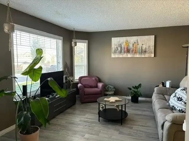 For Rent 3 Bedroom House Calgary AB DS104535509