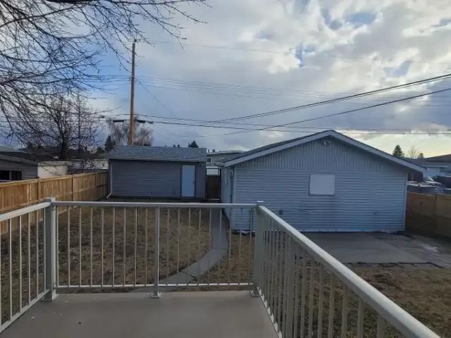 For Rent 3 Bedroom House Calgary AB DS104681451