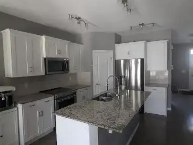 For Rent 3 Bedroom House Calgary AB DS105150644