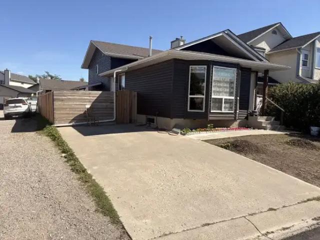 For Rent 3 Bedroom House Calgary AB DS105150960