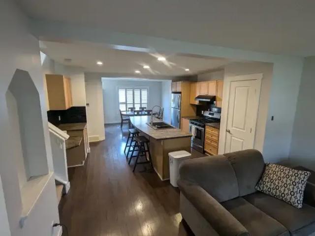 For Rent 3 Bedroom House Calgary AB DS105185473