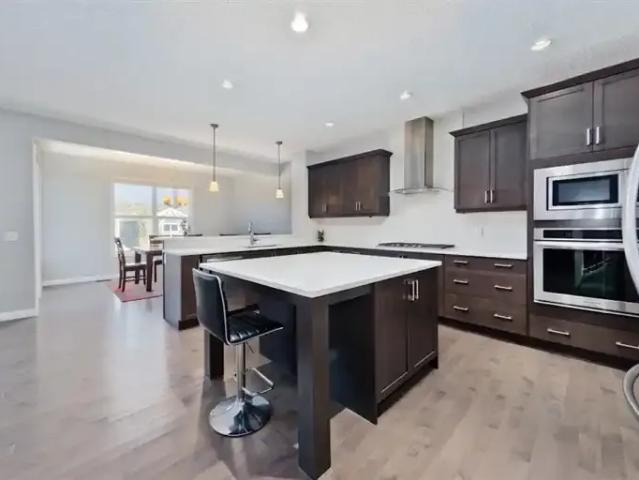 For Rent 3 Bedroom House Calgary AB DS105110676