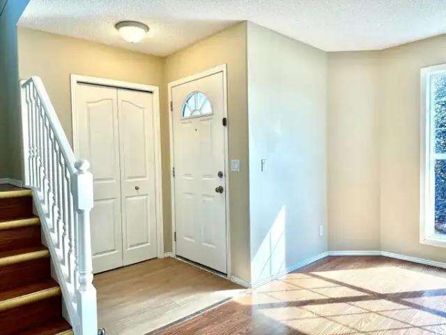 For Rent 3 Bedroom House Calgary AB DS105269318