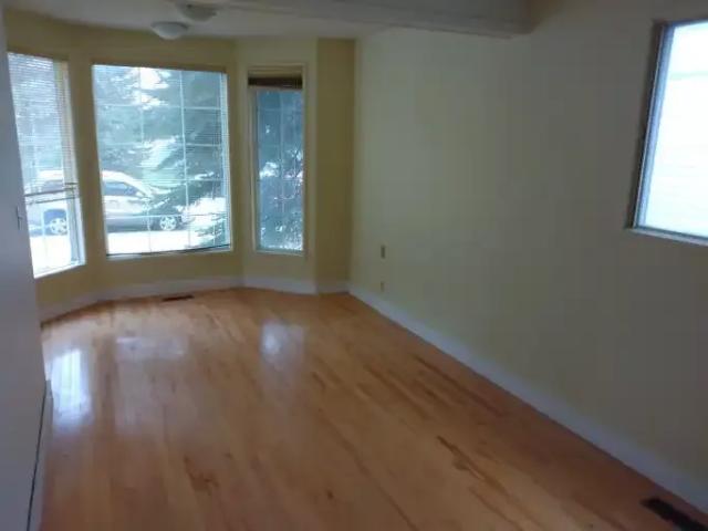For Rent 3 Bedroom House Calgary AB DS105226623