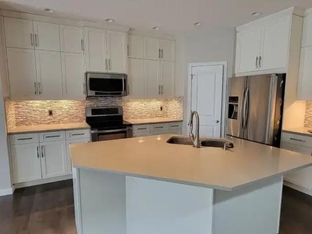 For Rent 3 Bedroom House Calgary AB DS105378171