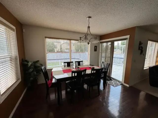 For Rent 3 Bedroom House Calgary AB DS105378206