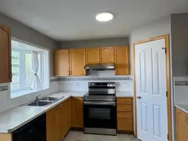 For Rent 3 Bedroom House Calgary AB DS105410708