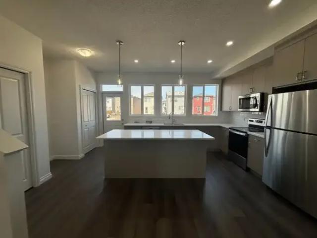 For Rent 3 Bedroom House Calgary AB DS105434895