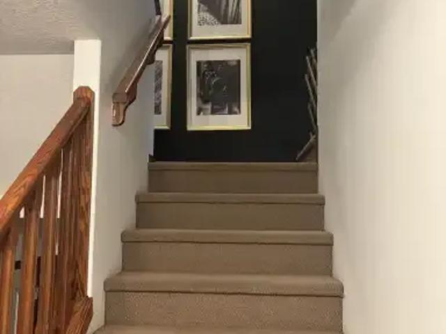 For Rent 3 Bedroom House Calgary AB DS105435076