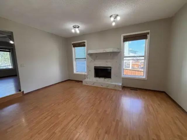 For Rent 3 Bedroom House Calgary AB DS105543162