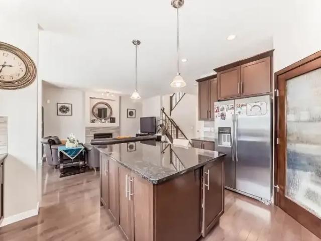 For Rent 3 Bedroom House Calgary AB DS105581040