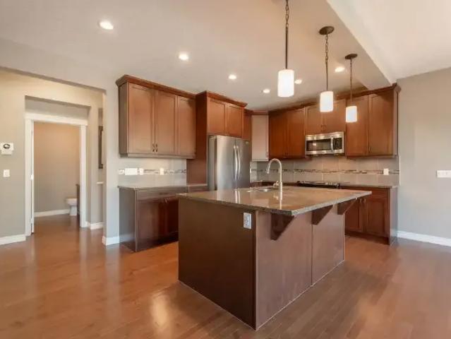 For Rent 3 Bedroom House Calgary AB DS105581007