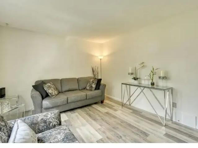 For Rent 3 Bedroom House Calgary AB DS105505762
