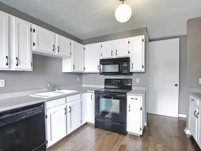 For Rent 3 Bedroom House Calgary AB DS105526145