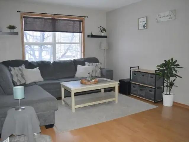 For Rent 3 Bedroom House Calgary AB DS105653996