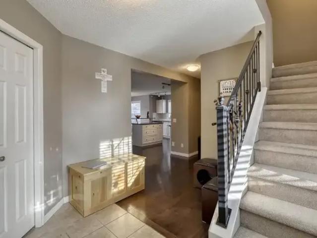 For Rent 3 Bedroom House Calgary AB DS105654069