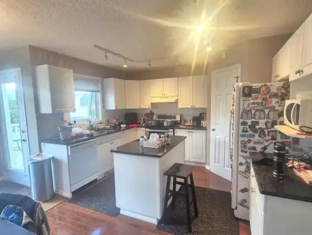 For Rent 3 Bedroom House Calgary AB DS105674827