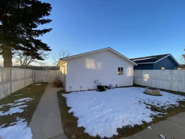 For Rent 3 Bedroom House Calgary AB DS106148528