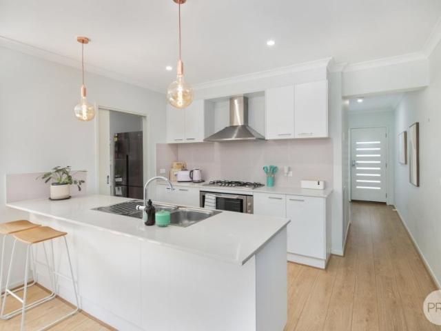 For Rent 3 Bedroom House CANADIAN VIC DS106200127
