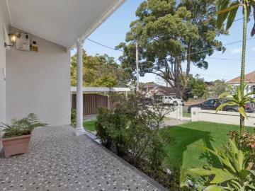For Rent 3 Bedroom House Carlton NSW DS102433404