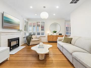 For Rent 3 Bedroom House Chadstone VIC DS102472597