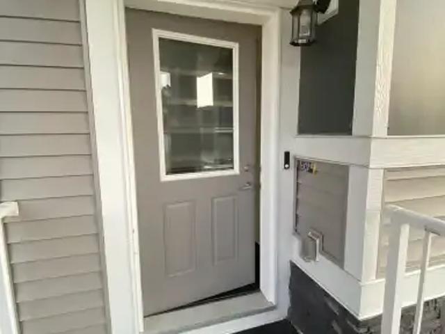 For Rent 3 Bedroom House Chestermere AB DS105543630