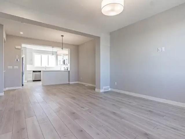 For Rent 3 Bedroom House Chestermere AB DS105047919