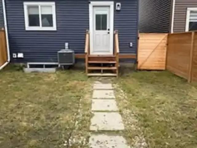 For Rent 3 Bedroom House Airdrie AB DS105505686