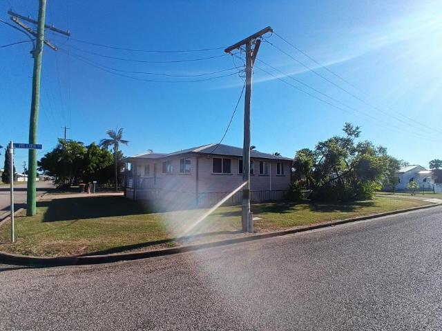 For Rent 3 Bedroom House Ayr QLD DS104949006