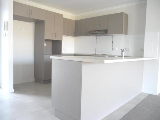 For Rent 3 Bedroom House BOYNE ISLAND QLD DS106068284