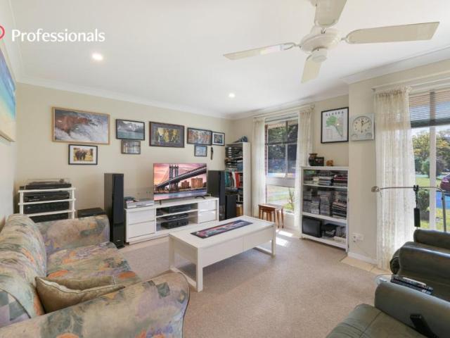 For Rent 3 Bedroom House Bomaderry NSW DS105971677