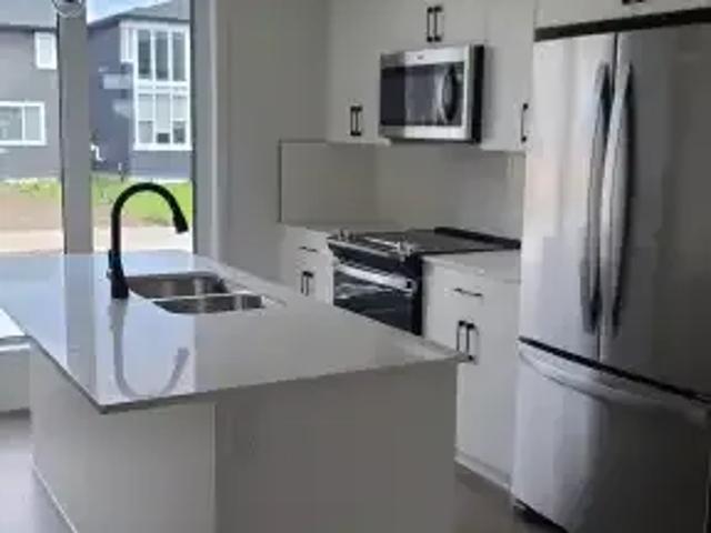 For Rent 3 Bedroom House Beaumont AB DS103739941