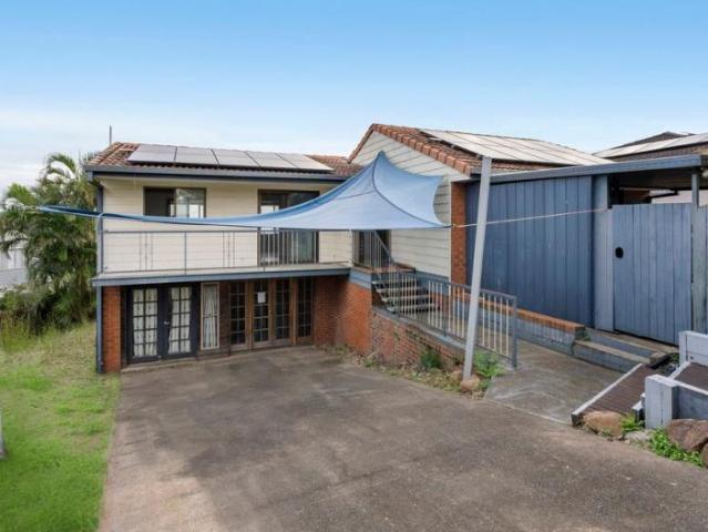For Rent 3 Bedroom House Belmont, QLD DS103414830