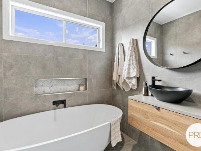 For Rent 3 Bedroom House BERKELEY NSW DS105977801