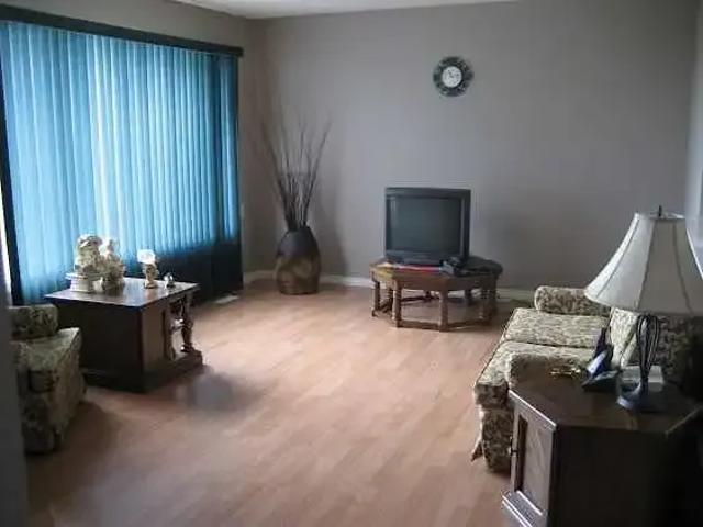 For Rent 3 Bedroom House Bruderheim AB DS105643248