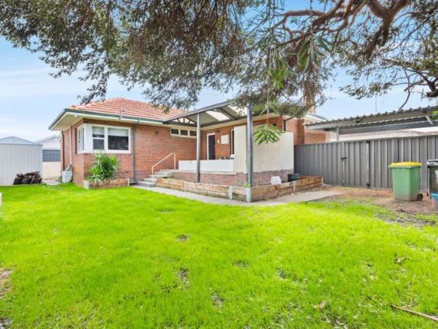 For Rent 3 Bedroom House Bunbury, WA DS103844527