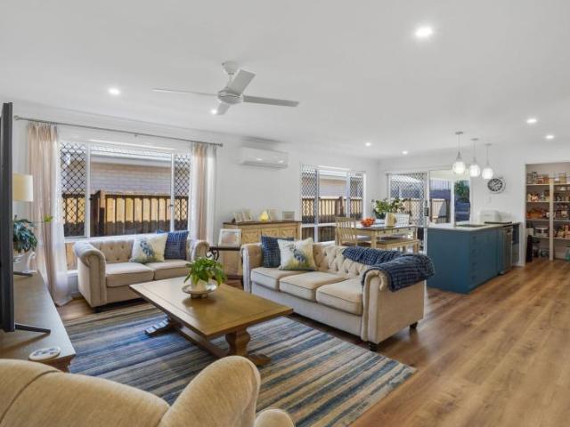 For Rent 3 Bedroom House Burpengary QLD DS105335437