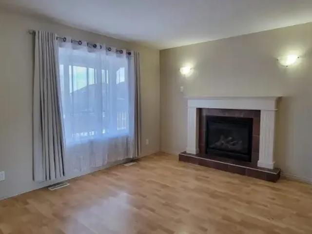For Rent 3 Bedroom House Grande Prairie AB DS104470777