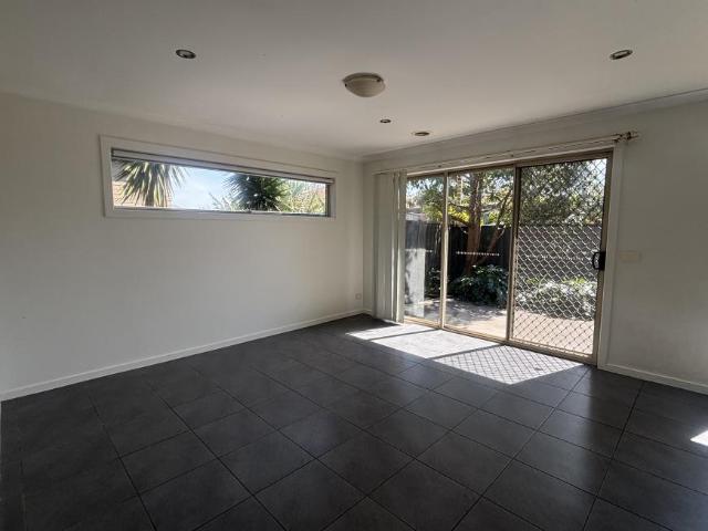 For Rent 3 Bedroom House Deer Park VIC DS105584208
