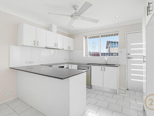 For Rent 3 Bedroom House Dharruk, NSW DS104976056