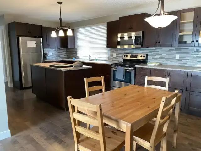 For Rent 3 Bedroom House Drumheller AB DS103542090