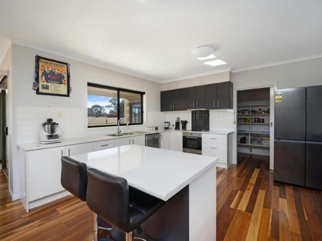 For Rent 3 Bedroom House Dunkeld VIC DS105935302