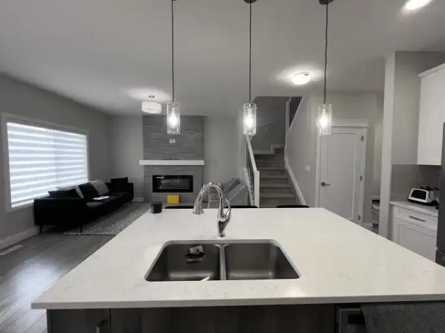 For Rent 3 Bedroom House Edmonton AB DS105505781