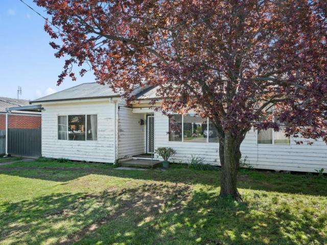 For Rent 3 Bedroom House Euroa VIC DS105932439