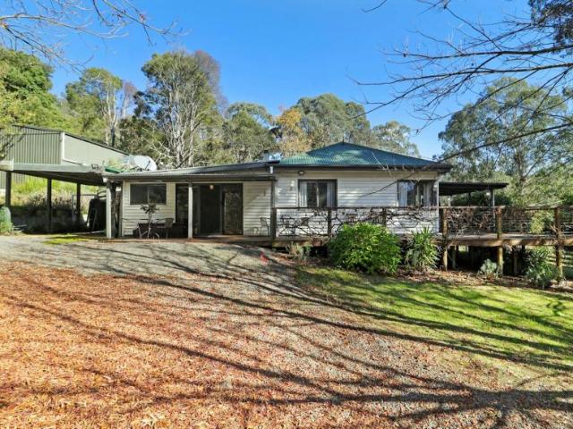 For Rent 3 Bedroom House Kevington VIC DS105934175