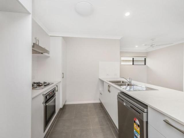 For Rent 3 Bedroom House Kelso, QLD DS106008449