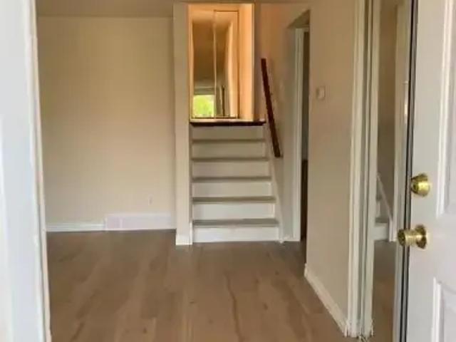 For Rent 3 Bedroom House Kitchener ON DS104470991