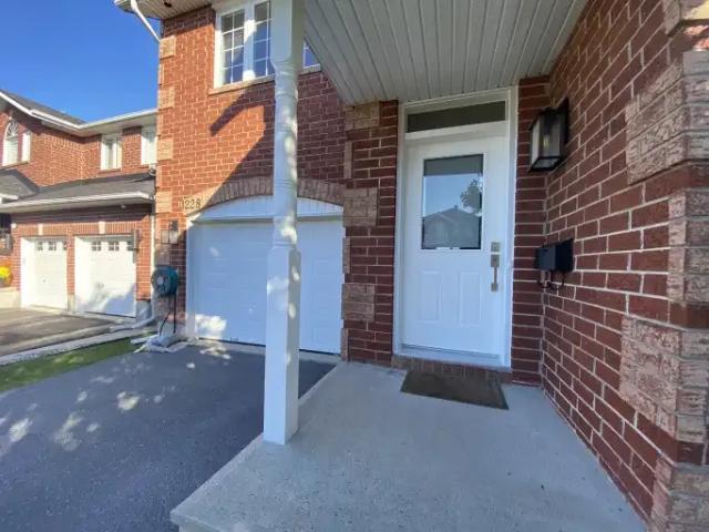 For Rent 3 Bedroom House Kingston ON DS104863578